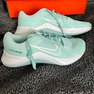 Nike Women's MC Trainer 2                 Jade Ice/White-Black